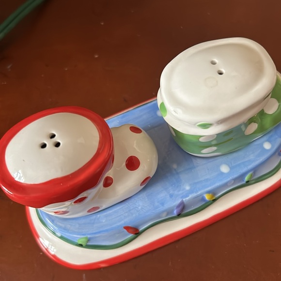Christmas Salt Pepper Shaker Set - Picture 2 of 7